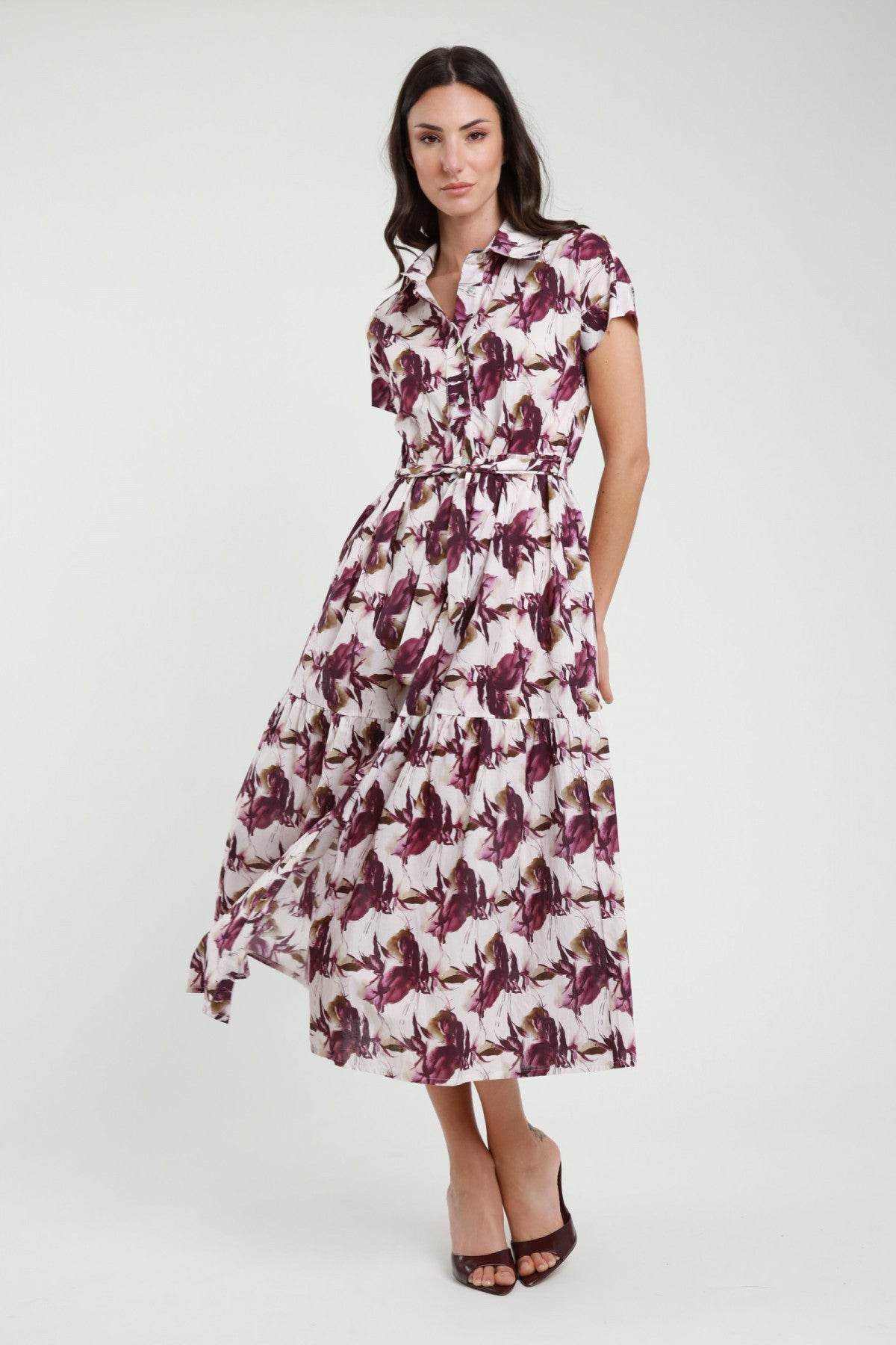 Rochie tip cămașă Susy Mix cu imprimeu multicolor, croială lejeră și design elegant pentru sezonul de vară.