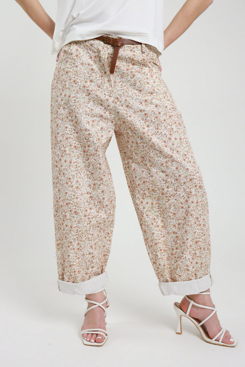 Pantaloni dama cu imprimeu floral si curea