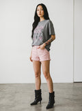 Pantaloni scurti din bumbac Haveone Isla albi cu tiv franjurat si 5 buzunare de dama culoare roz