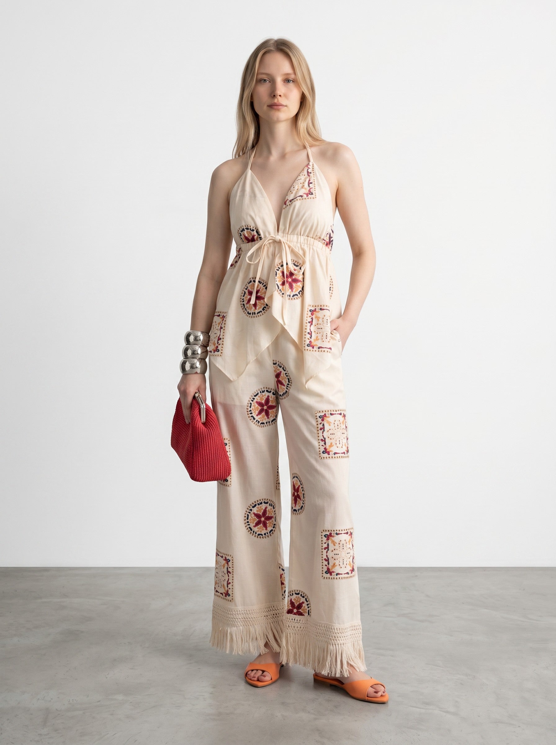 pantaloni drepti de dama Haveone cu broderie si franjuri la baza culoare bej