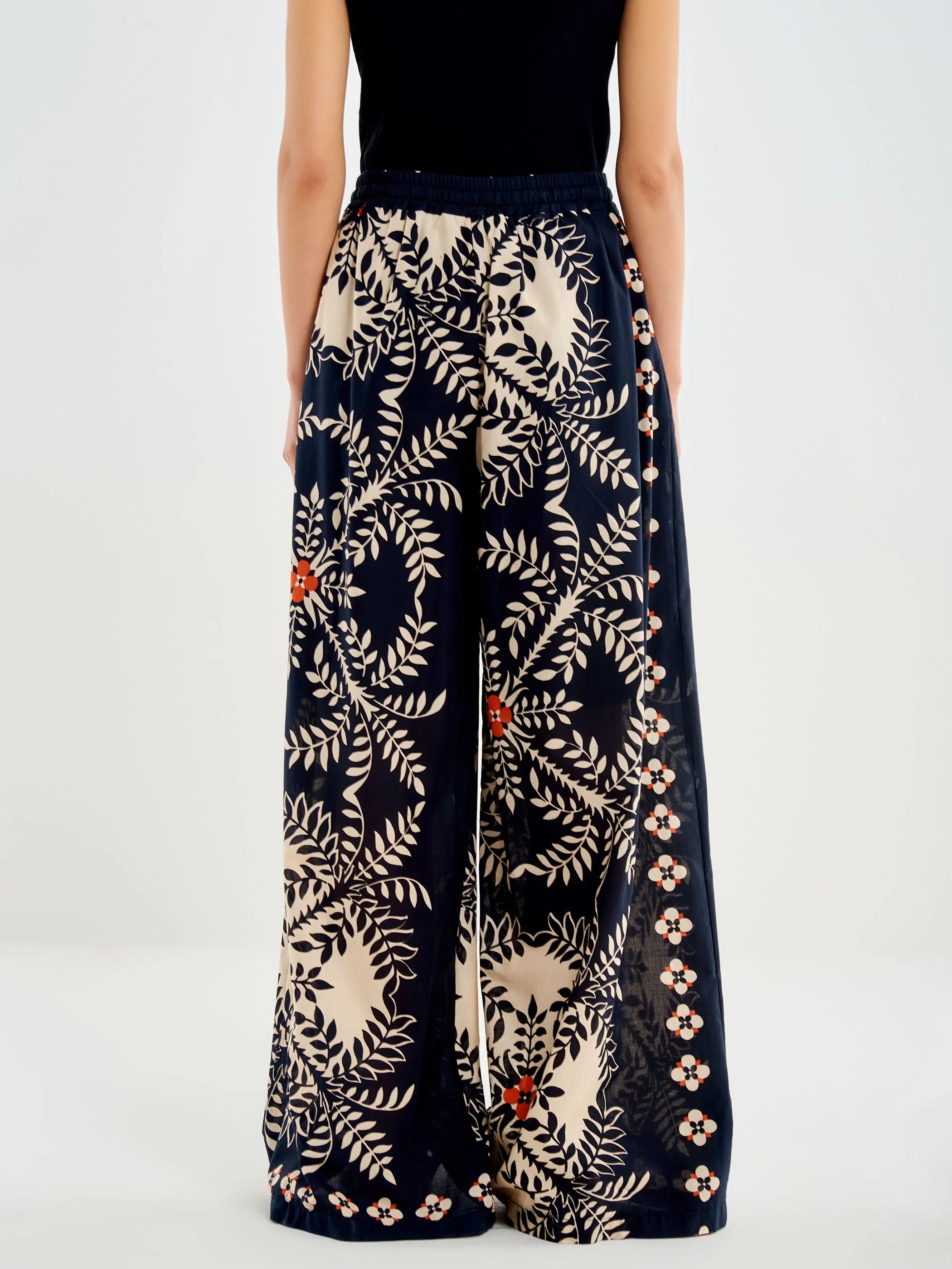 Pantaloni largi de dama Vicolo din bumbac crem cu imprimeu floral ideali pentru vacanta