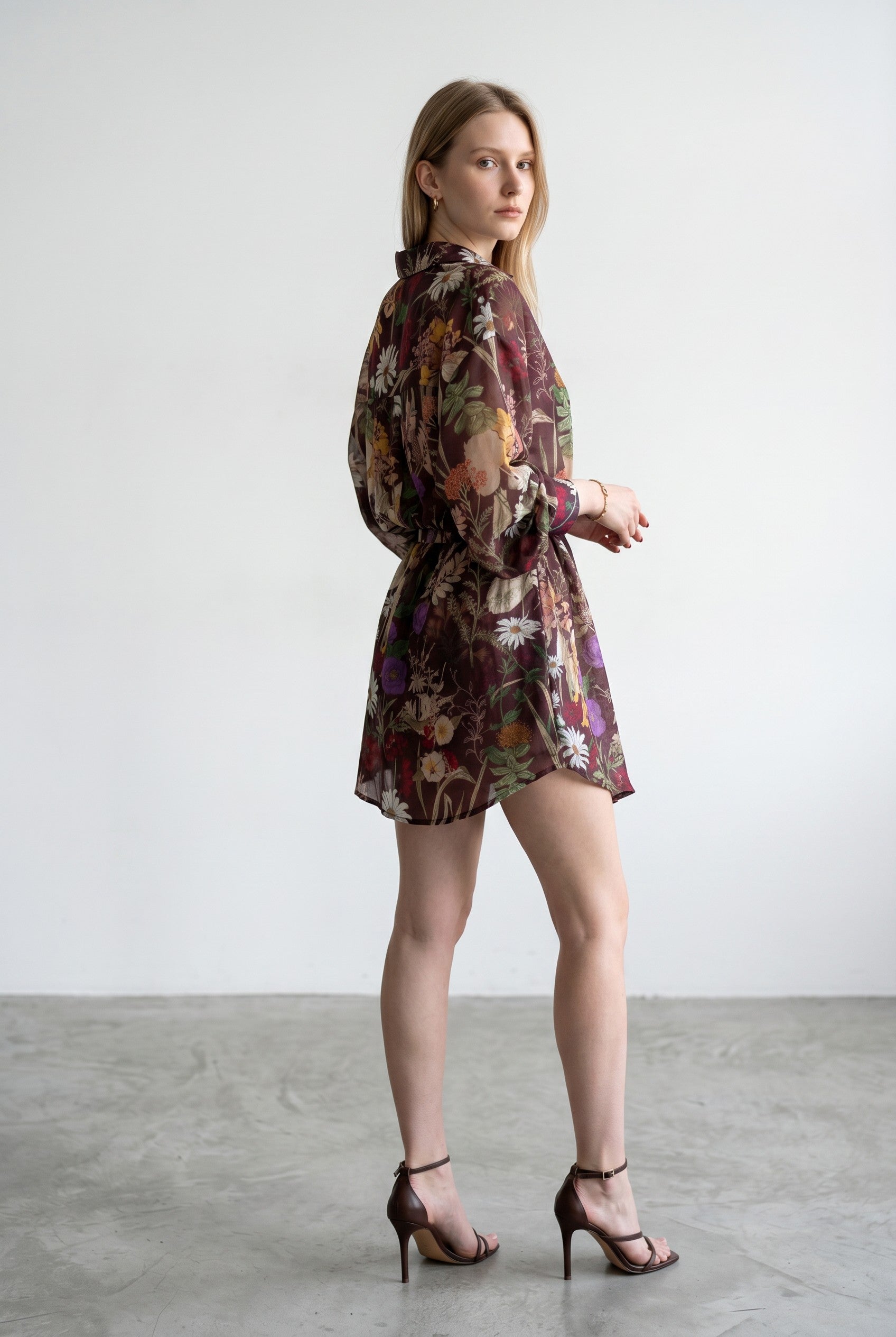 Rochie camasa de dama Vicolo visinie cu imprimeu floral si snur in talie