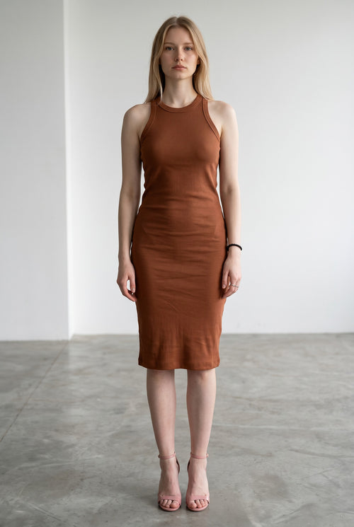 Rochie de dama tip maiou culoare cognac din bumbac reiat mulat basic pentru vara